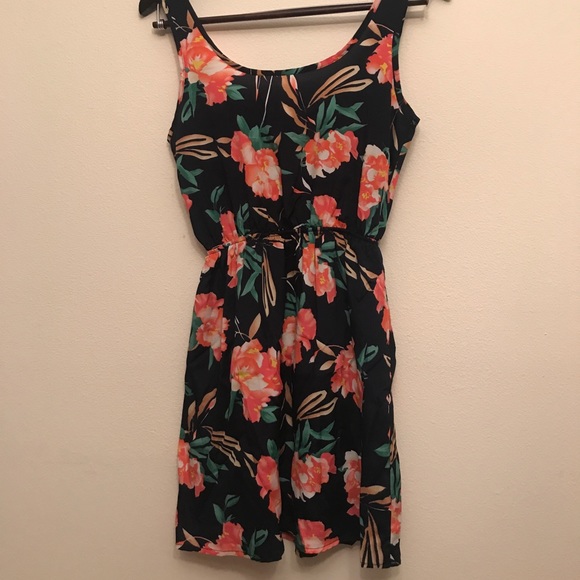 Francesca’s Floral Dress - Picture 1 of 3